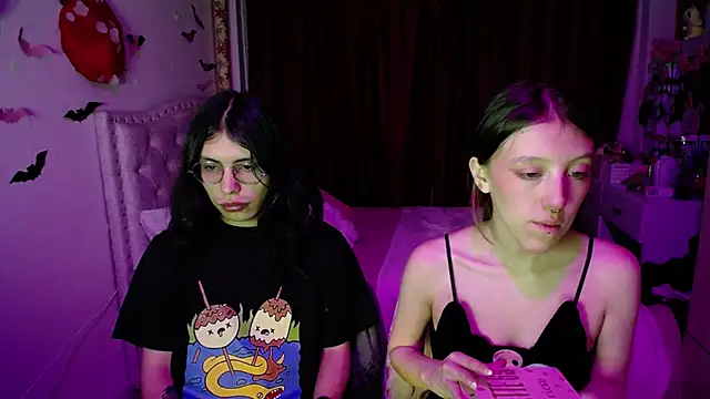 Snapshot of Blair_y_Briar chatting on May 22, 2026, 11:25 pm Blair y Briar online show from May 22, 2026, 11:25 pm