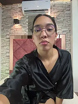 Snapshot of Serena_Velvett chatting on June 6, 2026, 8:03 pm Serena Velvett online show from June 6, 2026, 8:03 pm
