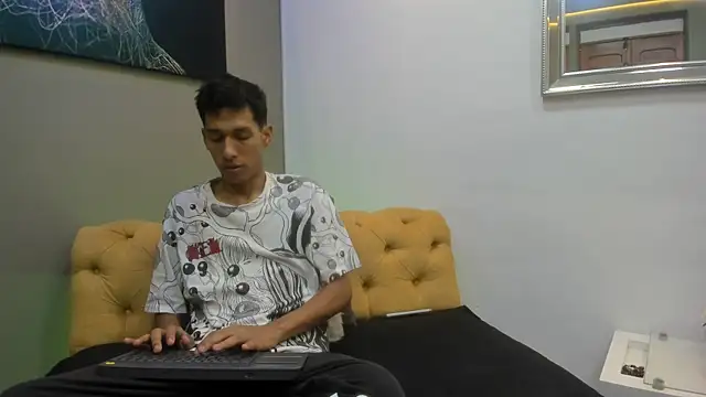 Snapshot of Zane_Belville chatting on June 25, 2026, 11:37 am Zane Belville online show from June 25, 2026, 11:37 am