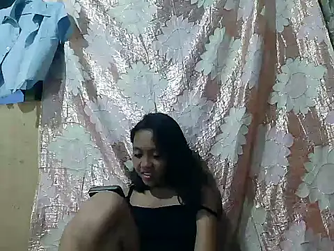Snapshot of Yours_AsianPinayGirl18 chatting on May 28, 2026, 10:00 am Yours AsianPinayGirl18 online show from May 28, 2026, 10:00 am