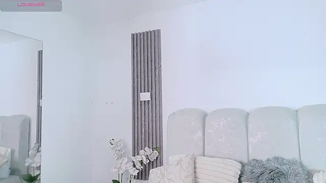 Snapshot of ScarlettVelvet chatting on May 20, 2026, 12:57 pm ScarlettVelvet online show from May 20, 2026, 12:57 pm