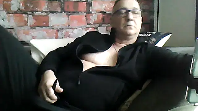 Snapshot of Soloyan chatting on January 19, 2026, 12:31 pm Soloyan online show from January 19, 2026, 12:31 pm