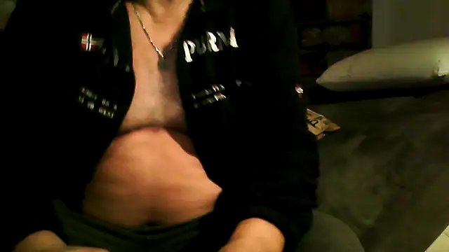 Snapshot of Soloyan chatting on December 22, 2025, 5:40 am Soloyan online show from December 22, 2025, 5:40 am