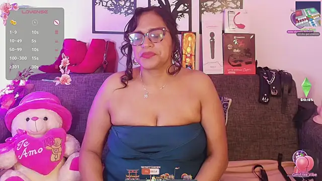 Snapshot of Angelabrowm chatting on May 25, 2026, 1:38 am Angelabrowm online show from May 25, 2026, 1:38 am