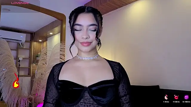 Chloe monroee online show from June 7, 2026, 3:23 am