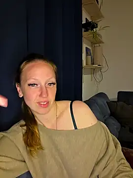 Snapshot of SweetGermanAlina chatting on May 17, 2026, 9:48 pm SweetGermanAlina online show from May 17, 2026, 9:48 pm