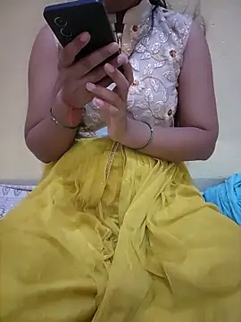 Snapshot of Seema_yadav01 chatting on May 3, 2026, 5:45 am Seema yadav01 online show from May 3, 2026, 5:45 am