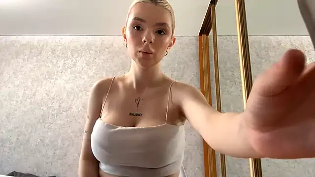 Britney Calverhends online show from May 4, 2026, 9:56 am