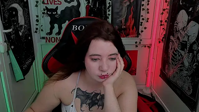 Snapshot of PurpleRune chatting on July 10, 2026, 1:11 pm PurpleRune online show from July 10, 2026, 1:11 pm