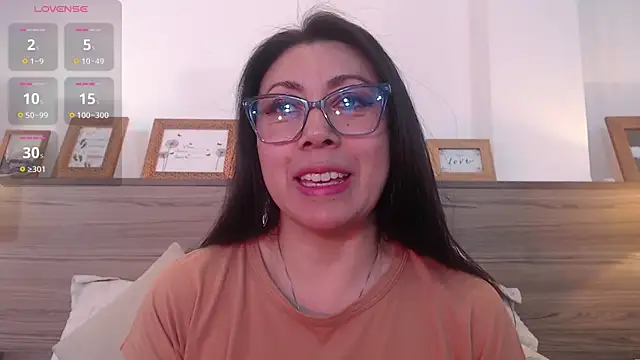 Snapshot of FranciscaVera chatting on May 23, 2026, 8:30 pm FranciscaVera online show from May 23, 2026, 8:30 pm