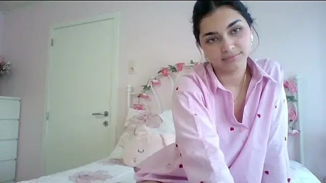 Snapshot of yourbella37 chatting on May 20, 2026, 6:49 pm yourbella37 online show from May 20, 2026, 6:49 pm