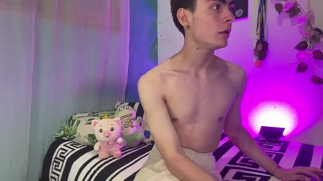 Snapshot of _peachyboy chatting on June 3, 2026, 4:57 am peachyboy online show from June 3, 2026, 4:57 am