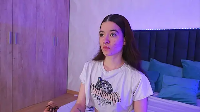 Snapshot of LucyFlame chatting on June 8, 2026, 4:02 am LucyFlame online show from June 8, 2026, 4:02 am