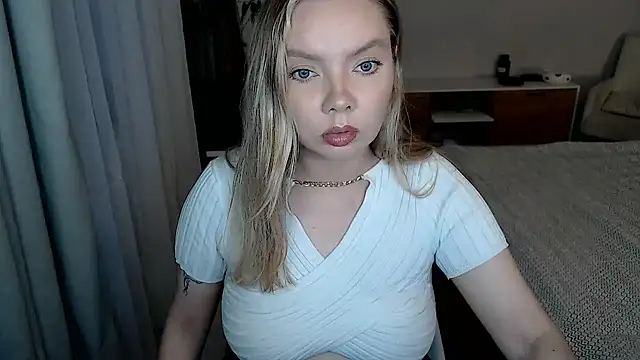 Snapshot of PolinaXXXXXJones chatting on June 9, 2026, 5:36 pm PolinaXXXXXJones online show from June 9, 2026, 5:36 pm