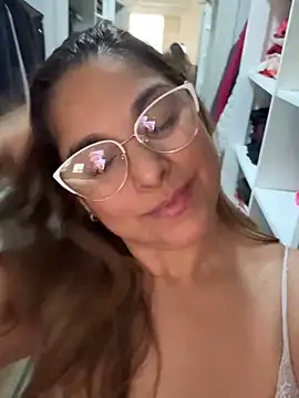 Mariiii morena online show from May 12, 2026, 11:05 am