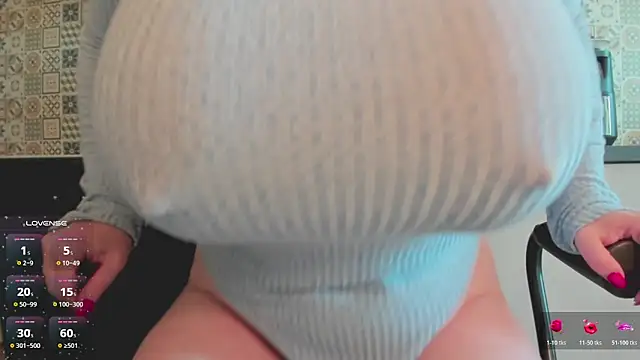 Snapshot of BrinaLovee chatting on June 11, 2026, 6:32 am BrinaLovee online show from June 11, 2026, 6:32 am