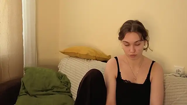 JolieDerringer online show from May 25, 2026, 7:18 am
