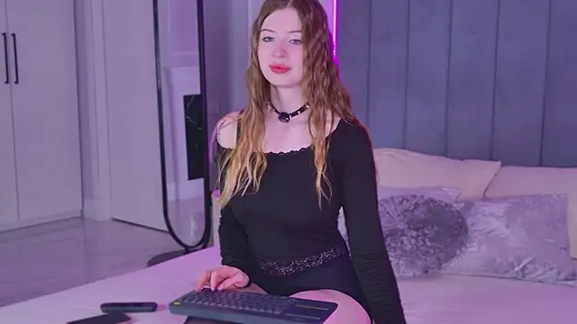 Snapshot of Annie_Meow chatting on May 31, 2026, 5:35 am Annie Meow online show from May 31, 2026, 5:35 am