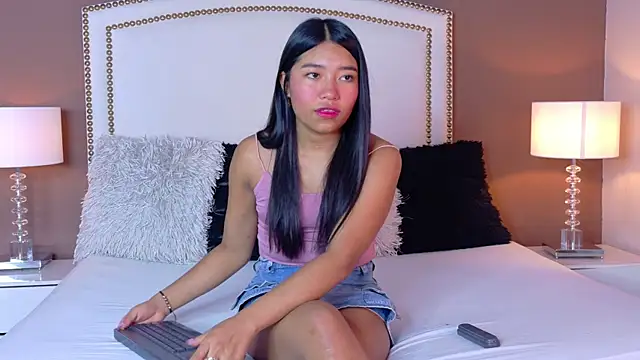 Snapshot of hanaluna_ chatting on June 13, 2026, 2:59 pm hanaluna online show from June 13, 2026, 2:59 pm