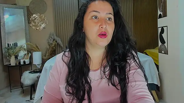 BBWLuxuryMuse online show from June 8, 2026, 11:44 am