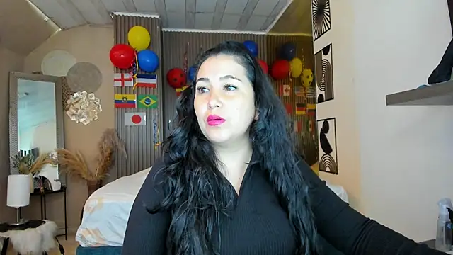 Snapshot of BBWLuxuryMuse chatting on June 17, 2026, 11:42 am BBWLuxuryMuse online show from June 17, 2026, 11:42 am
