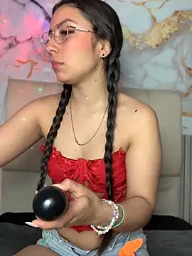 Snapshot of Julieth_ec chatting on June 4, 2026, 12:21 pm Julieth ec online show from June 4, 2026, 12:21 pm