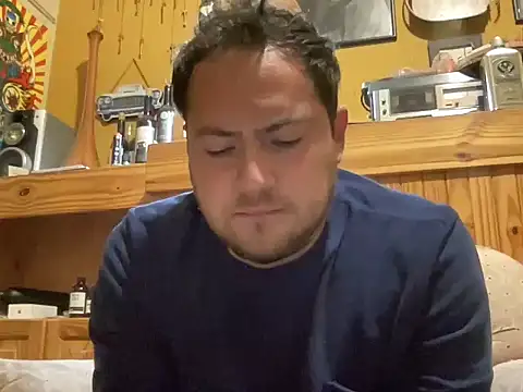 alecsgzz online show from May 3, 2026, 11:52 pm