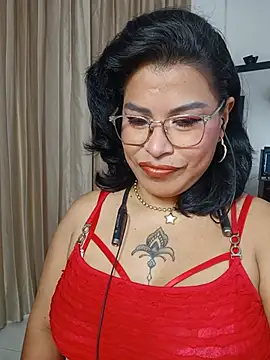 Aurorasaenz  online show from July 2, 2026, 1:50 pm