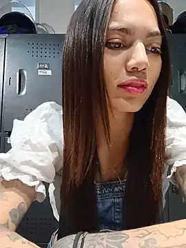 Snapshot of VeroJenkins_ chatting on August 8, 2026, 1:07 pm VeroJenkins online show from August 8, 2026, 1:07 pm