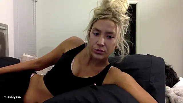 Misss alyssaaa online show from June 8, 2026, 4:24 am
