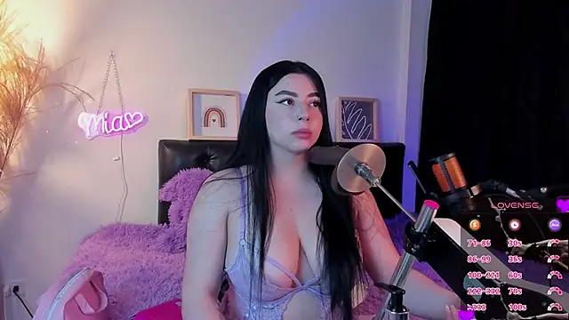 mia valentine   online show from May 29, 2026, 10:05 pm