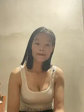 Zuzu sexy online show from May 26, 2026, 8:01 am