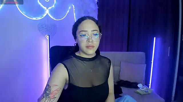 liz martins1 online show from June 20, 2026, 2:05 am