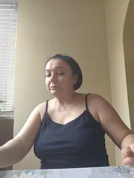 Snapshot of EmmaEmmy40 chatting on July 2, 2026, 4:02 pm EmmaEmmy40 online show from July 2, 2026, 4:02 pm