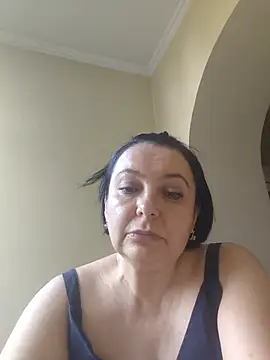 Snapshot of EmmaEmmy40 chatting on June 26, 2026, 3:29 pm EmmaEmmy40 online show from June 26, 2026, 3:29 pm