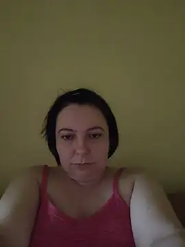 Snapshot of EmmaEmmy40 chatting on May 27, 2026, 4:36 pm EmmaEmmy40 online show from May 27, 2026, 4:36 pm
