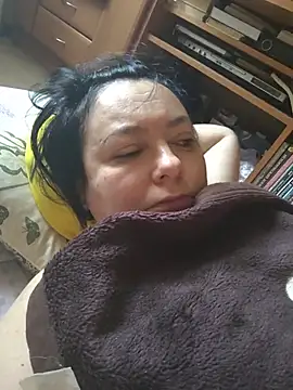 Snapshot of EmmaEmmy40 chatting on June 26, 2026, 3:23 am EmmaEmmy40 online show from June 26, 2026, 3:23 am