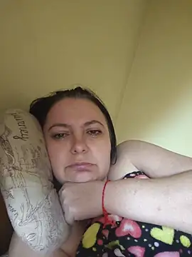 Snapshot of EmmaEmmy40 chatting on June 18, 2026, 3:28 pm EmmaEmmy40 online show from June 18, 2026, 3:28 pm