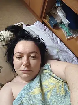 Snapshot of EmmaEmmy40 chatting on June 30, 2026, 4:34 am EmmaEmmy40 online show from June 30, 2026, 4:34 am