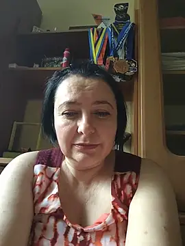 Snapshot of EmmaEmmy40 chatting on June 23, 2026, 2:26 pm EmmaEmmy40 online show from June 23, 2026, 2:26 pm