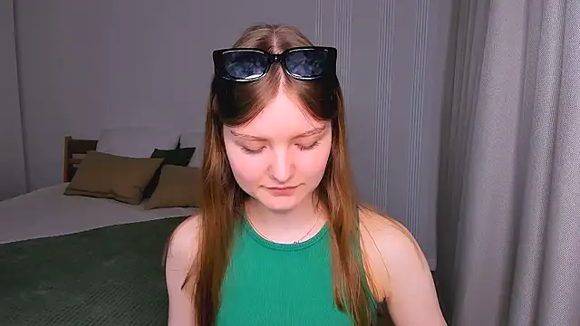 Snapshot of LookEva chatting on May 17, 2026, 4:23 am LookEva online show from May 17, 2026, 4:23 am