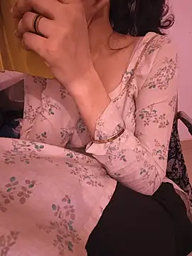 zoya baby  online show from June 3, 2026, 2:33 pm