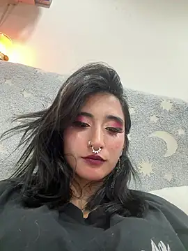 Snapshot of Lunapage_ chatting on July 8, 2026, 4:24 am Lunapage online show from July 8, 2026, 4:24 am