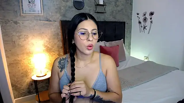 Snapshot of isa_cruzx chatting on May 18, 2026, 4:23 pm isa cruzx online show from May 18, 2026, 4:23 pm