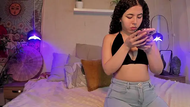 Honey Sofi online show from August 5, 2026, 12:32 pm