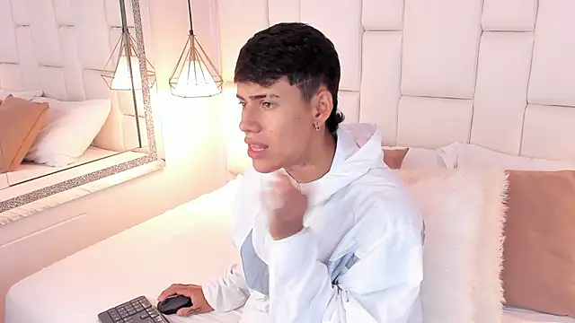 Snapshot of JacobFerrer chatting on June 18, 2026, 5:40 pm JacobFerrer online show from June 18, 2026, 5:40 pm