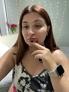 Snapshot of AureTease chatting on July 22, 2026, 6:21 pm AureTease online show from July 22, 2026, 6:21 pm