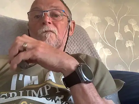 Snapshot of Moonraker64 chatting on May 29, 2026, 7:09 pm Moonraker64 online show from May 29, 2026, 7:09 pm