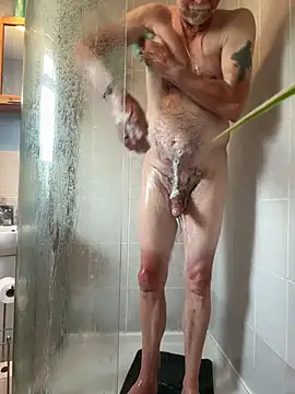 Snapshot of Moonraker64 chatting on July 15, 2026, 7:37 am Moonraker64 online show from July 15, 2026, 7:37 am