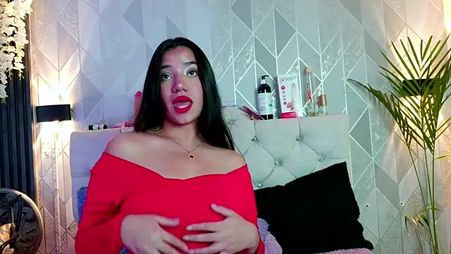 Zaira bonny online show from June 6, 2026, 9:20 pm